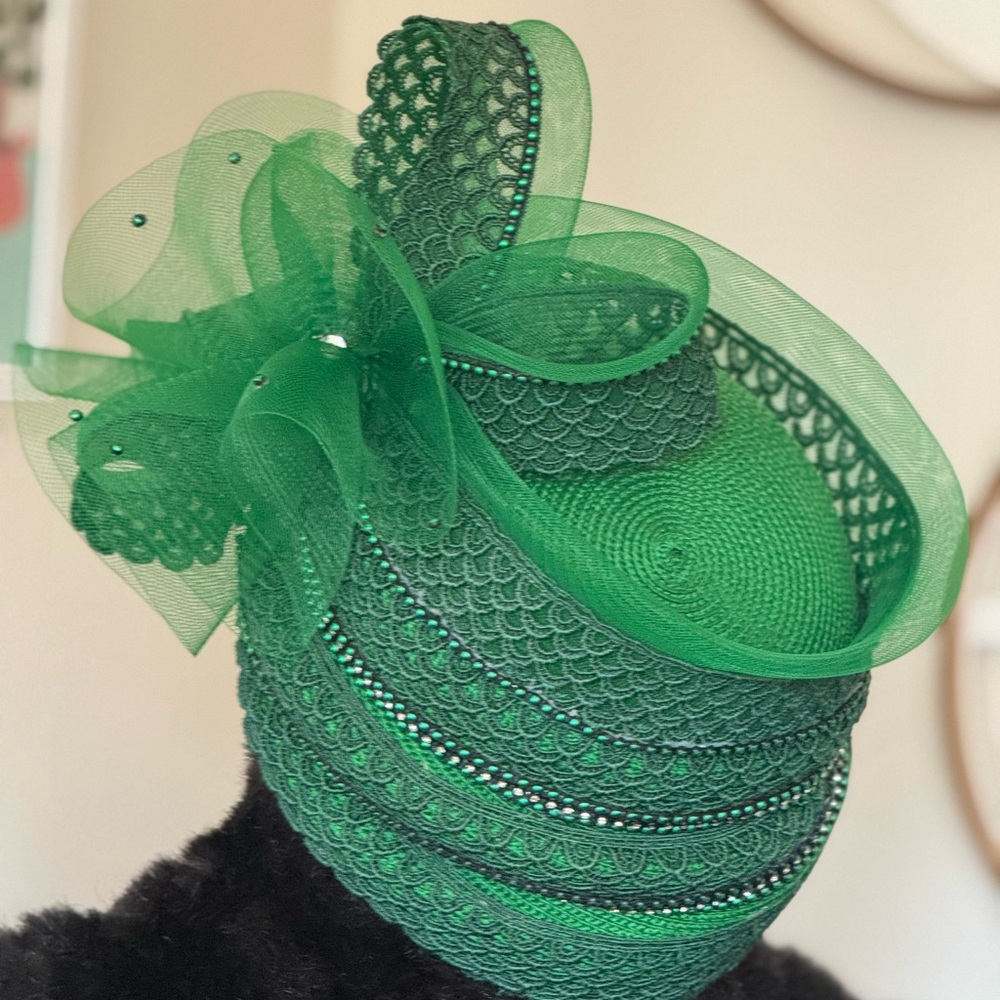 Emerald Green church Hat with Intricate Lace and Bow - Picture 8 of 11